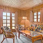 Σπίτι διακοπών 4 Bedroom Beautiful In *