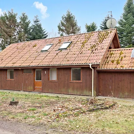 4 Bedroom Beautiful Home In Thyholm Casa vacanze