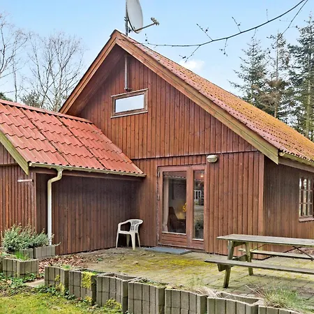 Σπίτι διακοπών 4 Bedroom Beautiful In *