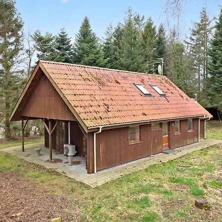 Holiday home 4 Bedroom Pet Friendly In