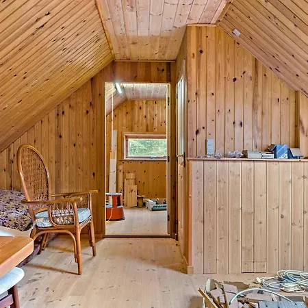 4 Bedroom Pet Friendly In *