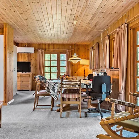 4 Bedroom Beautiful Home In Thyholm
