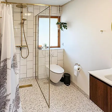 4 Bedroom Beautiful In