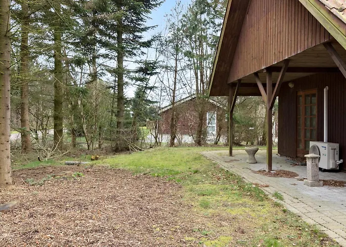 Casa vacanze 4 Bedroom Beautiful Home In Thyholm Thyholm