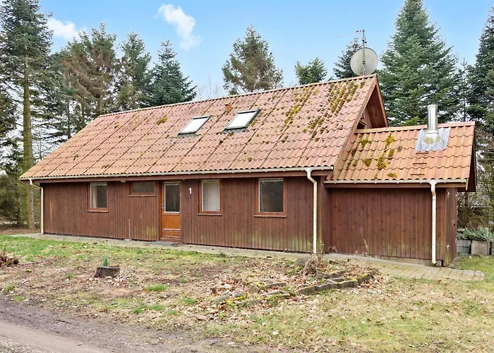 4 Bedroom Beautiful Home In Thyholm Casa vacanze