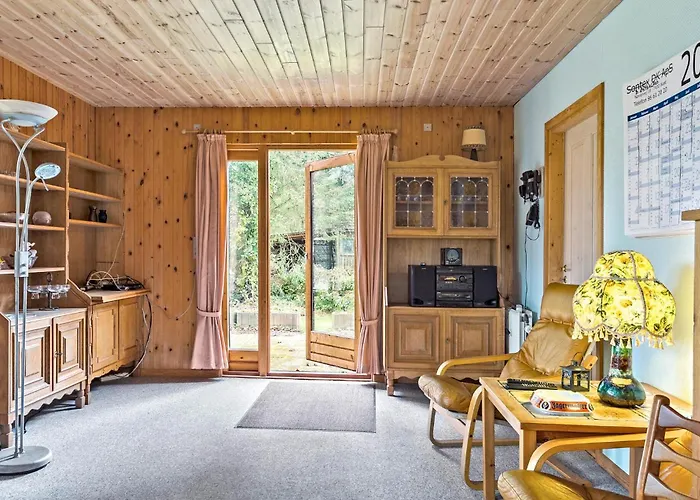 4 Bedroom Beautiful Home In Thyholm * Thyholm