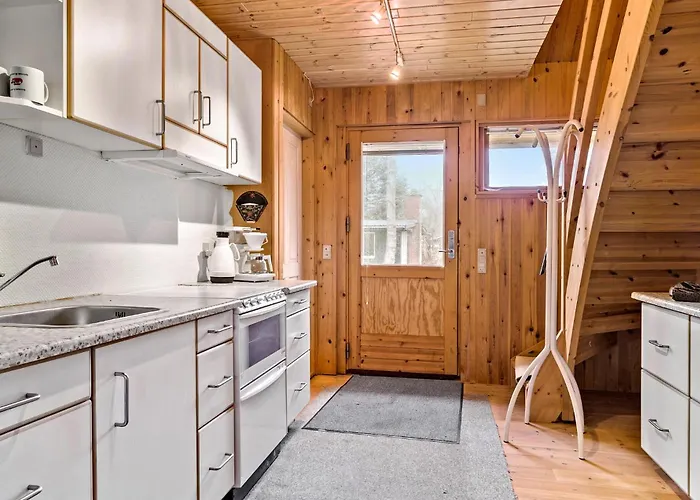 4 Bedroom Beautiful Home In Thyholm