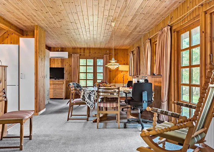 4 Bedroom Beautiful Home In Thyholm